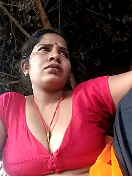 Snapshot of Hot_Seema83 chatting on September 2025 03:34:02 AM Hot Seema83 online show from September 2025 03:34:02 AM