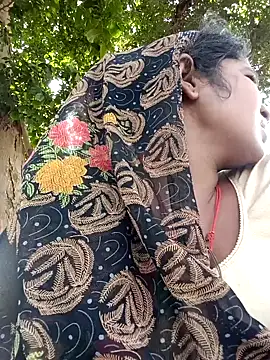 Snapshot of Hot_Seema83 chatting on October 2025 08:39:01 AM Hot Seema83 online show from October 2025 08:39:01 AM