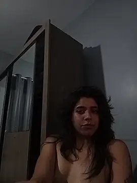 Maricamposs online show from November 2025 12:03:02 AM