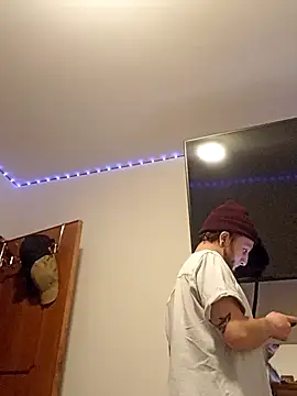 Snapshot of HotRolo chatting on October 2025 07:29:02 AM HotRolo online show from October 2025 07:29:02 AM