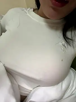 ZinzinLy online show from January 2026 05:40:02 PM