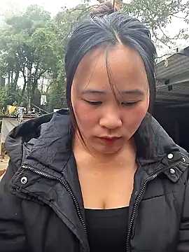 Snapshot of ALIENHR38 chatting on December 2025 01:26:02 AM ALIENHR38 online show from December 2025 01:26:02 AM