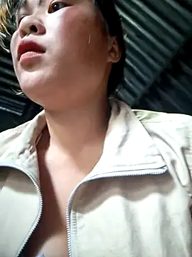 Snapshot of ALIENHR38 chatting on November 2025 02:26:01 AM ALIENHR38 online show from November 2025 02:26:01 AM