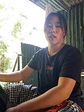 Snapshot of ALIENHR38 chatting on October 2025 01:39:02 AM ALIENHR38 online show from October 2025 01:39:02 AM