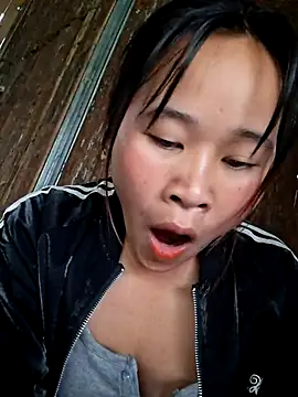 Snapshot of ALIENHR38 chatting on November 2025 12:25:01 AM ALIENHR38 online show from November 2025 12:25:01 AM