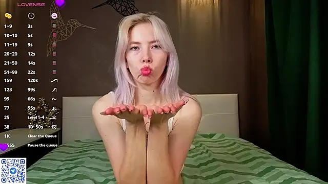 JuliannaWenger online show from January 2026 04:14:01 PM