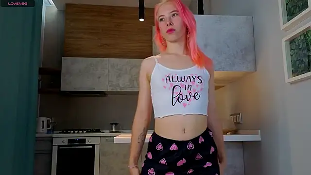 JuliannaWenger online show from October 2025 04:28:01 PM