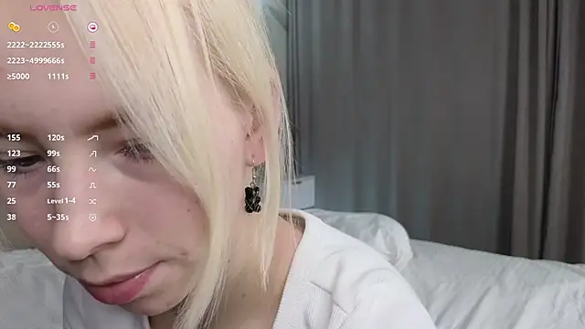 JuliannaWenger online show from December 2025 04:13:01 PM