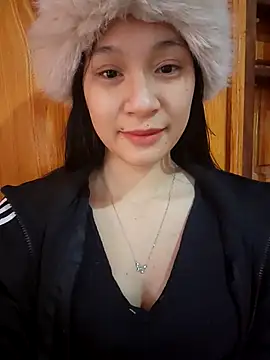 ChiecumBae online show from November 2025 02:00:02 AM