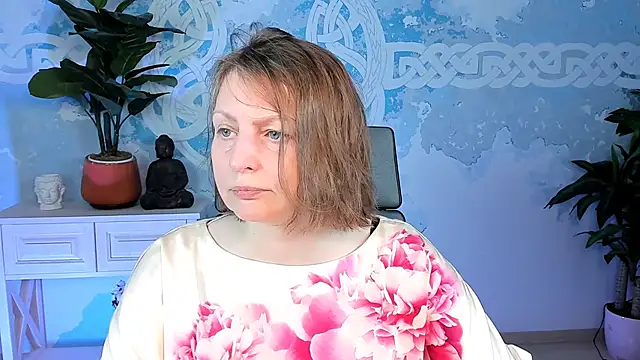 TiffanyBrauny online show from September 2025 09:25:01 AM