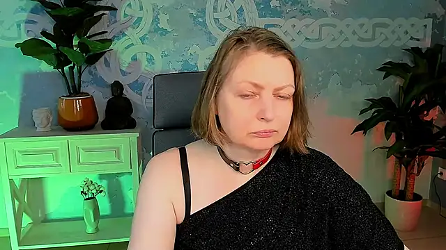 TiffanyBrauny online show from September 2025 09:16:02 AM