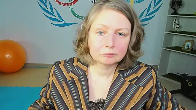 TiffanyBrauny online show from October 2025 01:23:02 PM