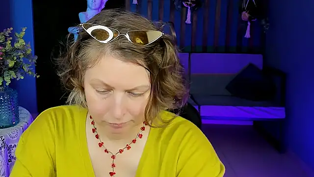 TiffanyBrauny online show from September 2025 02:23:01 PM