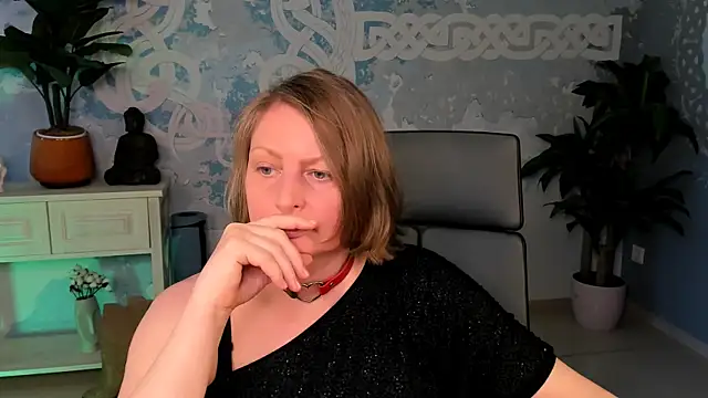 TiffanyBrauny online show from September 2025 09:19:02 AM