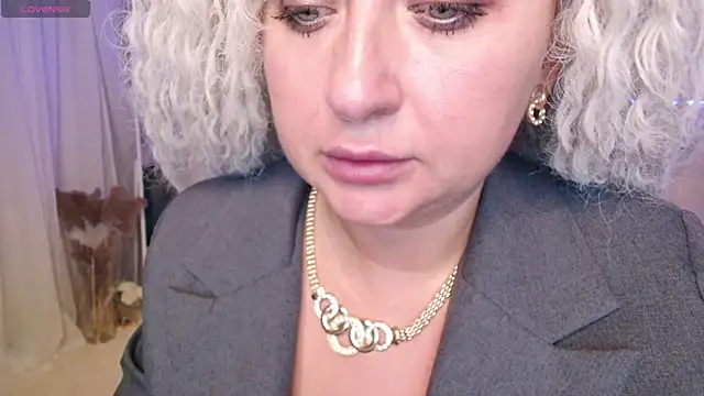 Lilit 1Love online show from October 2025 03:33:02 PM