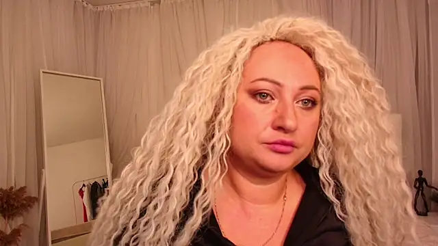 Lilit 1Love online show from October 2025 04:21:01 PM