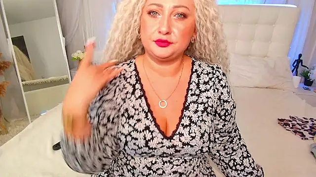 Lilit 1Love online show from October 2025 04:42:02 PM