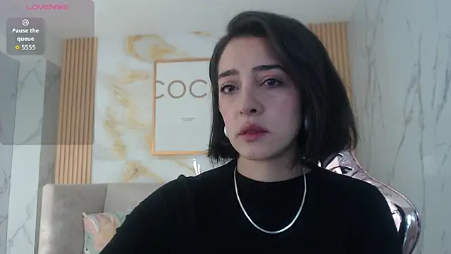 sara lopez s online show from October 2025 01:32:02 PM