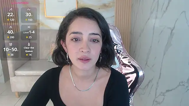 sara lopez s online show from October 2025 02:28:02 PM