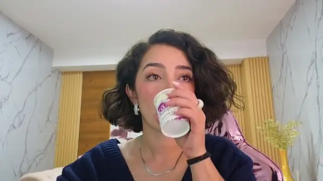 sara lopez s online show from June 2026 01:32:02 PM
