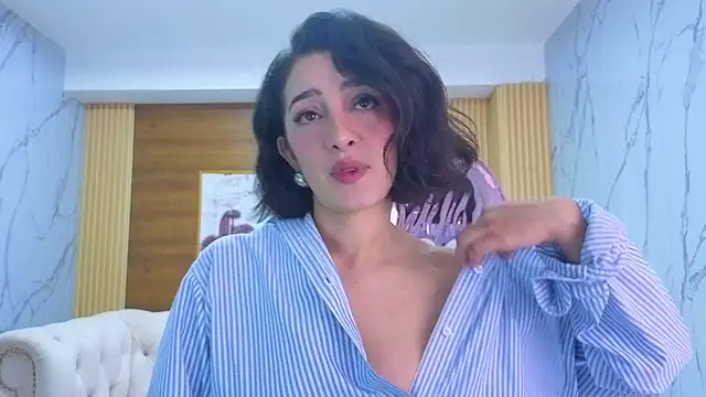 sara lopez s online show from June 2026 01:39:02 PM