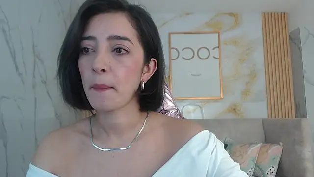 sara lopez s online show from October 2025 01:34:01 PM