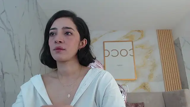 sara lopez s online show from October 2025 01:23:01 PM