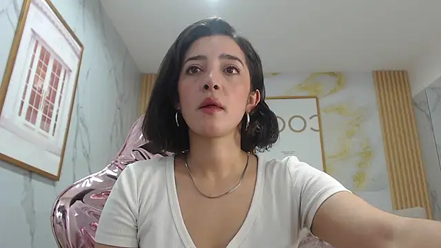 sara lopez s online show from September 2025 01:06:02 PM