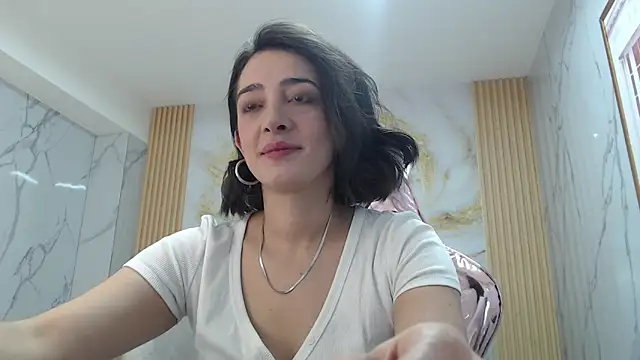 sara lopez s online show from September 2025 01:22:02 PM