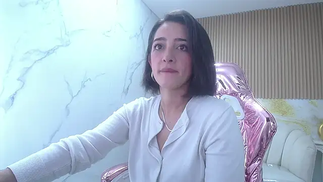 sara lopez s online show from November 2025 01:37:02 PM