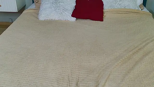 Snapshot of Evie_Vall chatting on November 2025 03:39:01 PM Evie Vall online show from November 2025 03:39:01 PM