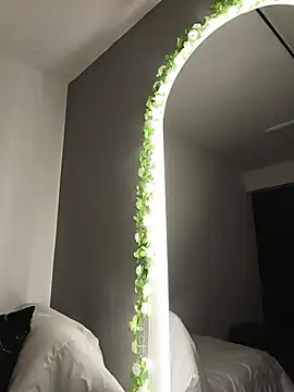 GabyMontenegro online show from November 2025 11:47:01 AM