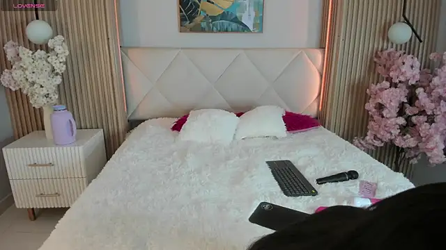 Mila Hank  online show from February 2026 12:55:01 PM