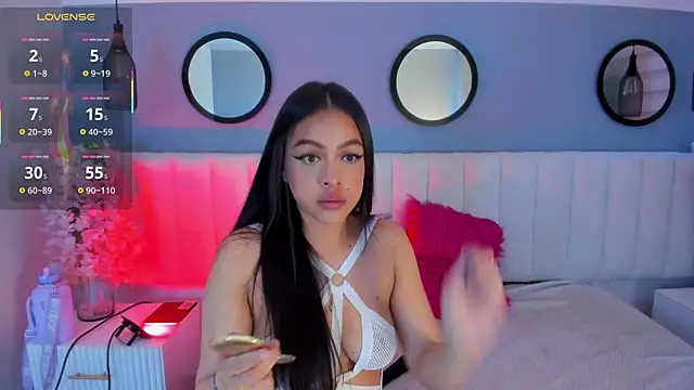 Mila Hank  online show from November 2025 12:31:01 PM