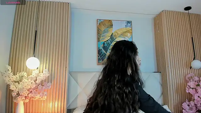 Mila Hank  online show from May 2026 12:31:01 PM