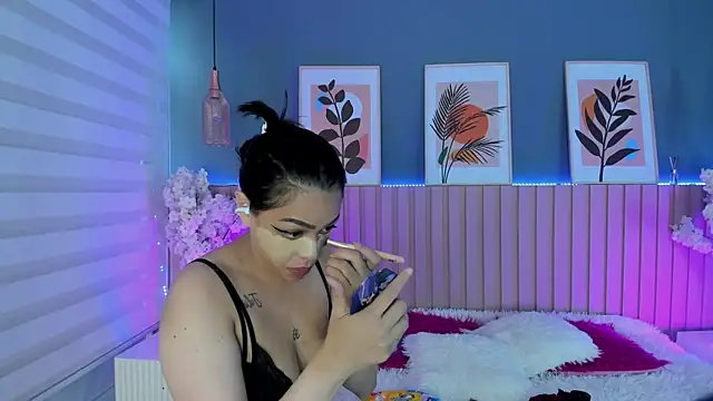 Mila Hank  online show from May 2026 12:09:01 PM