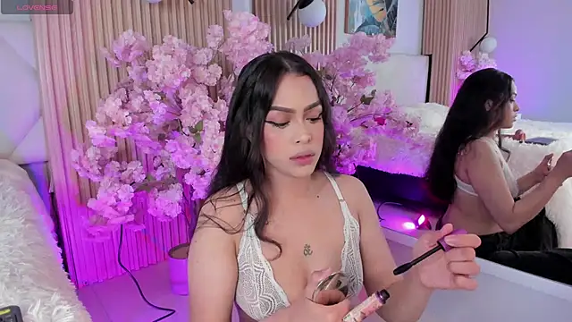 Mila Hank  online show from April 2026 12:17:02 PM