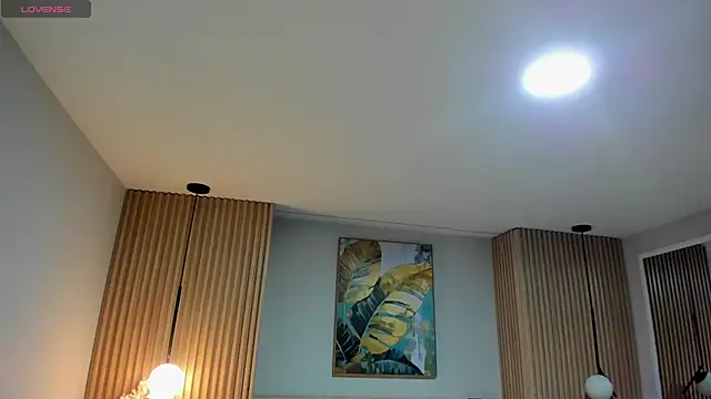 Mila Hank  online show from June 2026 01:33:01 PM