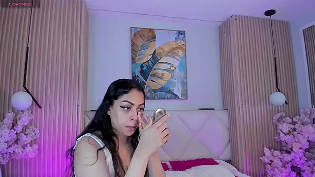 Mila Hank  online show from April 2026 12:18:02 PM