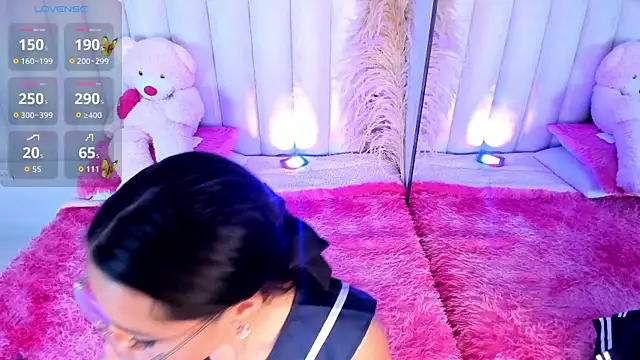 Annie  2 online show from November 2025 12:10:02 PM