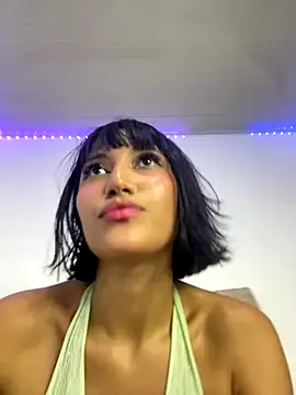 Amberdecolombia online show from November 2025 02:49:01 AM