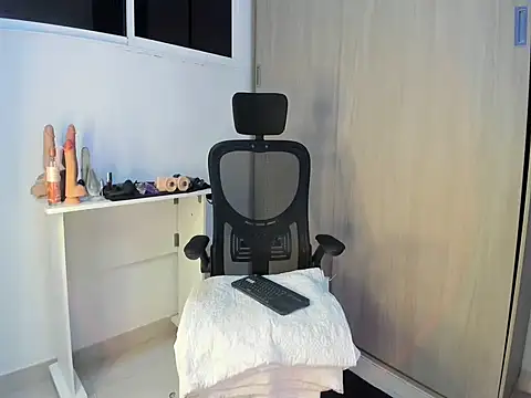 Amberdecolombia online show from February 2026 04:34:01 AM