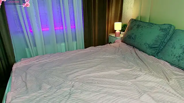 katerine Monroe online show from February 2026 06:19:01 PM