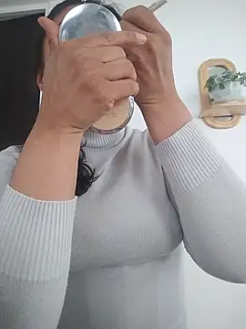 KittyHoleshot87 online show from April 2026 03:02:01 PM