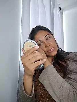 KittyHoleshot87 online show from January 2026 03:37:01 PM