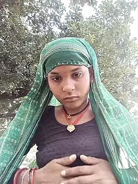 Snapshot of Idhika_Jha chatting on September 2025 10:33:02 AM Idhika Jha online show from September 2025 10:33:02 AM