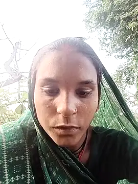 Snapshot of Idhika_Jha chatting on October 2025 11:33:01 AM Idhika Jha online show from October 2025 11:33:01 AM