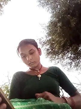 Snapshot of Idhika_Jha chatting on October 2025 12:29:02 PM Idhika Jha online show from October 2025 12:29:02 PM