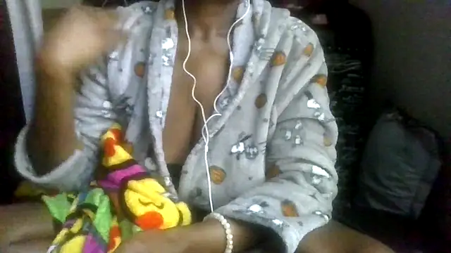 Snapshot of prettymaa chatting on November 2025 03:37:02 PM prettymaa online show from November 2025 03:37:02 PM