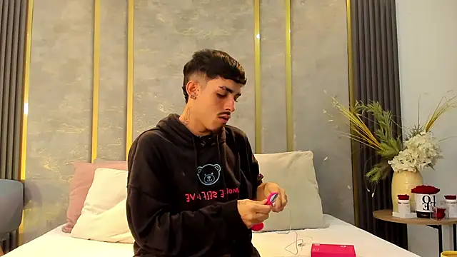 NikoStone  online show from November 2025 04:28:02 AM